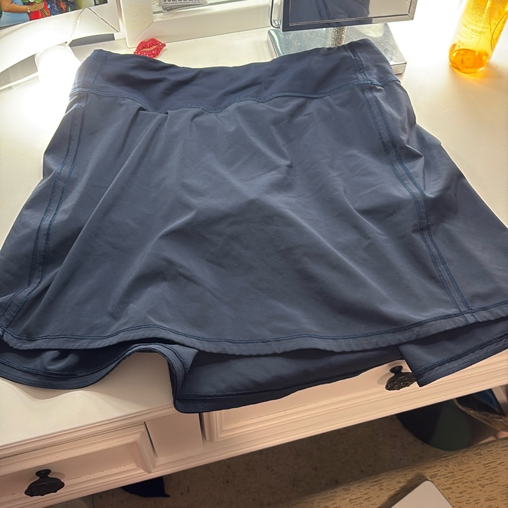 LULULEMON navy skirt